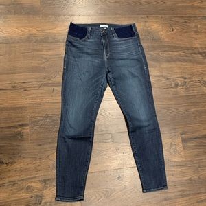 Good American Maternity Jeans. Under belly button.